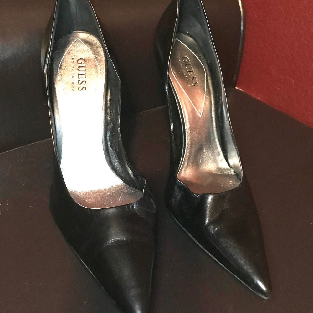 GUESS Black High Heel Pumps Size 10
